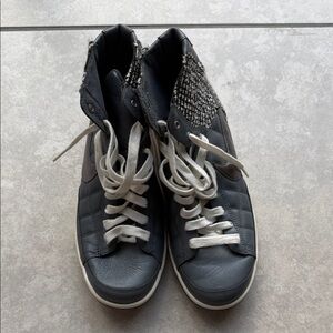 Nike High-Top Sneakers in Gray with White Laces